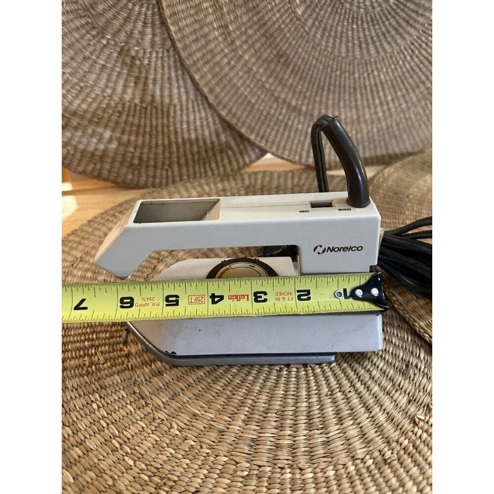 Vintage Norelco Travel Iron – Model 1635 - Picture 2 of 9